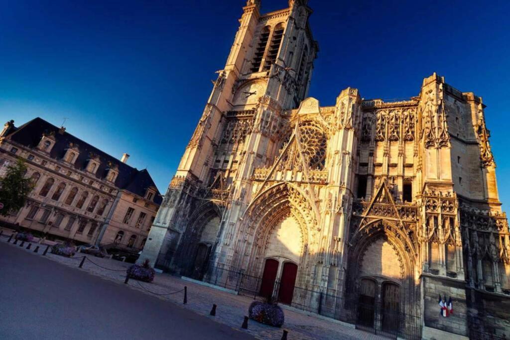 Colibri Studio Coeur De Ville Mon Groom ทรัวส์ ภายนอก รูปภาพ